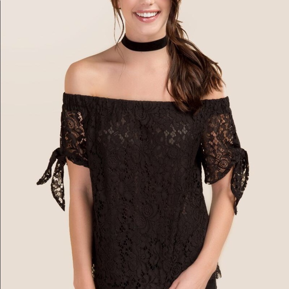 Francesca’s | Lace Off-the-Shoulder Top